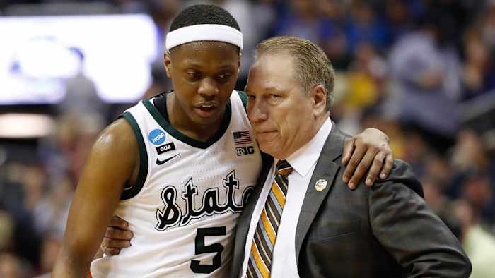 Cassius Winston and Tom Izzo speak during the 2019 NCAA Tournament.